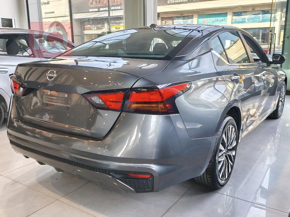 نيسان ألتيما